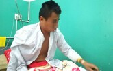 Mâu thuẫn nhỏ trên sân bóng, nhóm côn đồ truy sát đối thủ trọng thương
