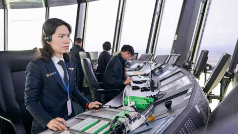 15 phút căng thẳng khi đón Air Force One của Tổng thống Mỹ - Ảnh 4.