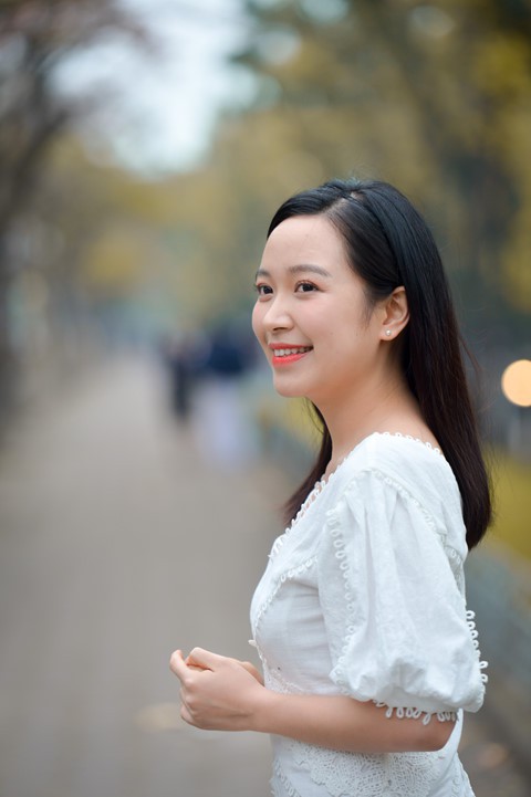 Nhan sắc nữ diễn viên 9X gây chú ý vì giọng Quảng Trị và yêu Công Lý - Ảnh 4.