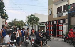 Nhà Phúc XO tại huyện Hóc Môn đang bị công an khám xét