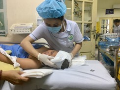 Nam sinh bị thanh sắt đâm vào đầu khi học nhảy cao sẽ phải mổ tạo hình sọ não