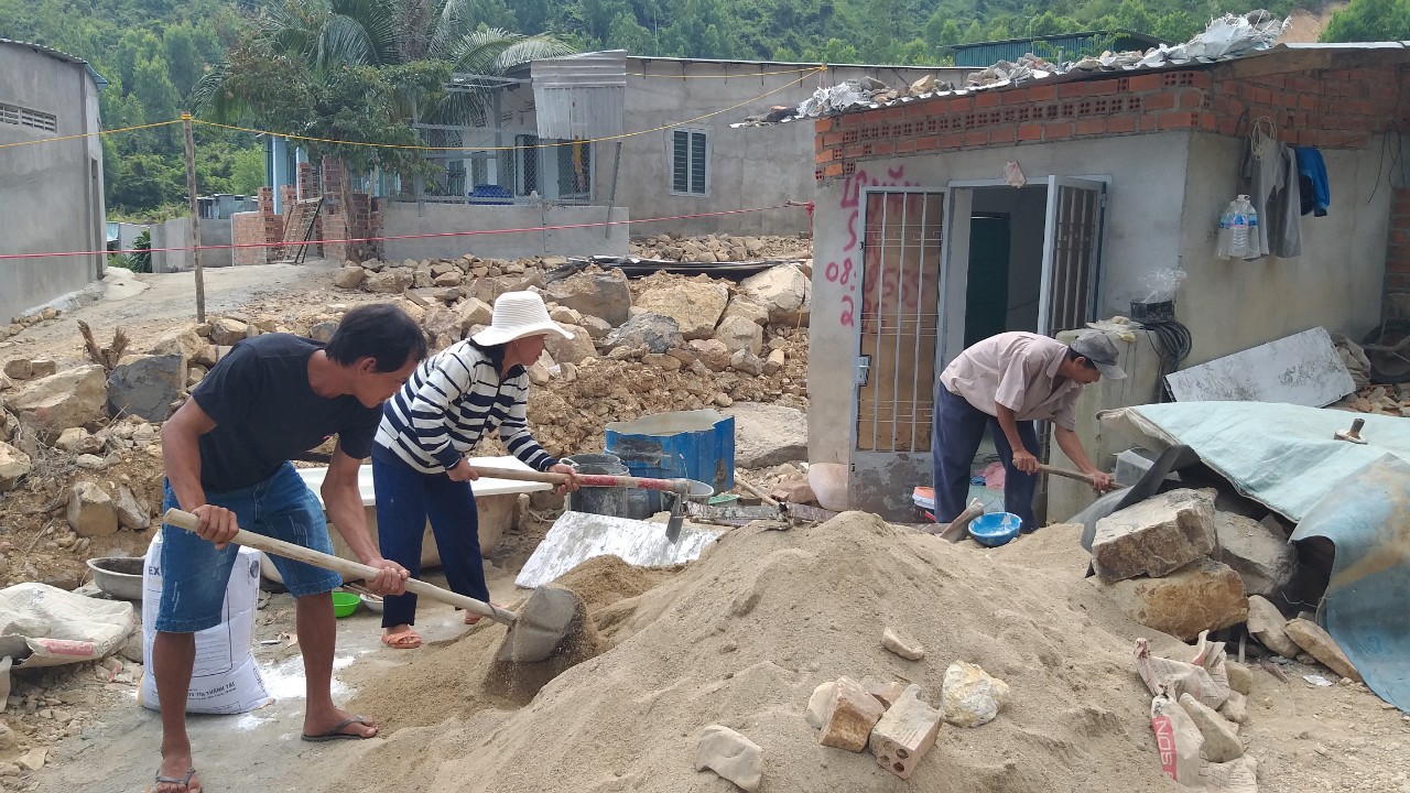 Nha Trang xuất hiện tình trạng xây dựng nhà siêu nhanh  trong vài ngày - Ảnh 2.