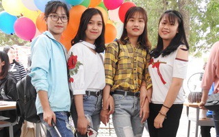 Ngày hội tuyển sinh: Thí sinh hỏi kĩ về cơ hội việc làm nếu học Đại học Hà Nội