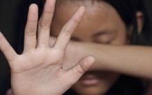 Tiến sĩ luật: 'Sờ mông, ôm hôn là dâm ô'