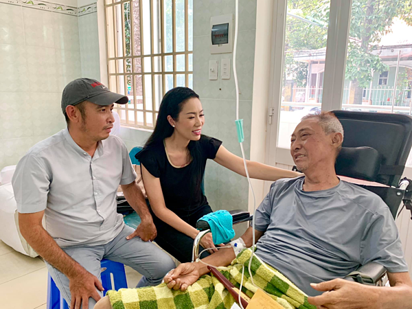 Cập nhật sức khoẻ của Lê Bình: Đã chuyển sang giai đoạn xấu, bị hoại tử nghiêm trọng phần dưới - Ảnh 1. Cập nhật sức khoẻ của Lê Bình: Đã chuyển sang giai đoạn xấu, bị hoại tử nghiêm trọng phần dưới - Ảnh 1.