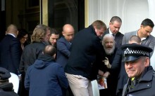 WikiLeaks: CIA và các ‘thế lực’ đã nghe lén trước khi bắt Assange