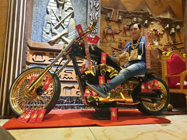 Điểm mặt dàn xe sang, biển số khủng của Phúc XO - Ảnh 4. Điểm mặt dàn xe sang, biển số khủng của Phúc XO - Ảnh 4.
