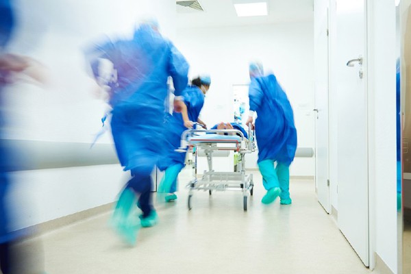 Cô gái tử vong khi hút mỡ bụng: Hút mỡ giảm cân thần tốc, sự thật không thần thánh như quảng cáo - Ảnh 2.
