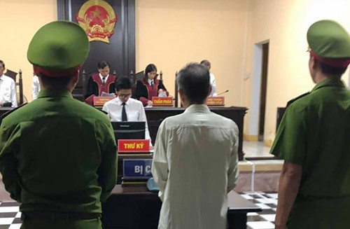 Đường đến án tù chung thân của thầy giáo nghiện phim đen - Ảnh 1. Đường đến án tù chung thân của thầy giáo nghiện phim đen - Ảnh 1.
