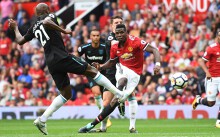 Pogba lập cú đúp, Man United chấm dứt mạch không thắng, thắp lửa đại chiến với Barca
