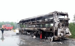 Xe khách giường nằm cháy trên đường, 30 hành khách may mắn thoát nạn