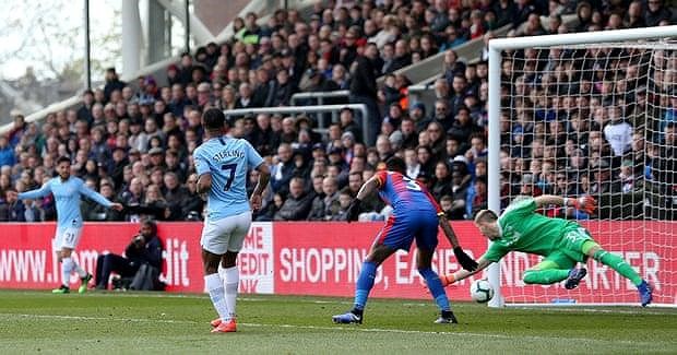 Sterling rực sáng, Man City vượt Liverpool đòi lại ngôi đầu - Ảnh 4. Sterling rực sáng, Man City vượt Liverpool đòi lại ngôi đầu - Ảnh 4.