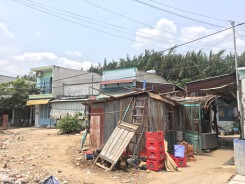 Xóm ngụ cư Sài Gòn: 'Con muốn đi học để được ăn cơm với thịt cá'