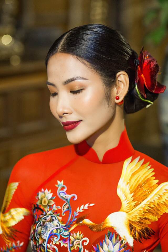 Chọn kiểu tóc phù hợp, tôn lên vẻ đẹp cho Á hậu Hoàng Thùy - Ảnh 14. Chọn kiểu tóc phù hợp, tôn lên vẻ đẹp cho Á hậu Hoàng Thùy - Ảnh 14.