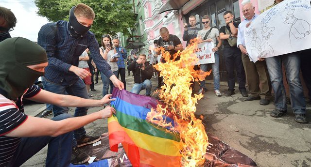 Cộng đồng LGBT có kì thị người dị tính hay không? - Ảnh 1. Cộng đồng LGBT có kì thị người dị tính hay không? - Ảnh 1.