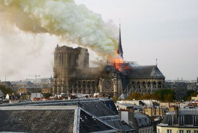 Cháy Nhà thờ Đức Bà - Paris