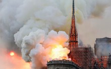 Hồi chuông báo cháy thứ nhất của Nhà thờ Đức Bà Paris đã vang lên nhưng không phát hiện ra hỏa hoạn