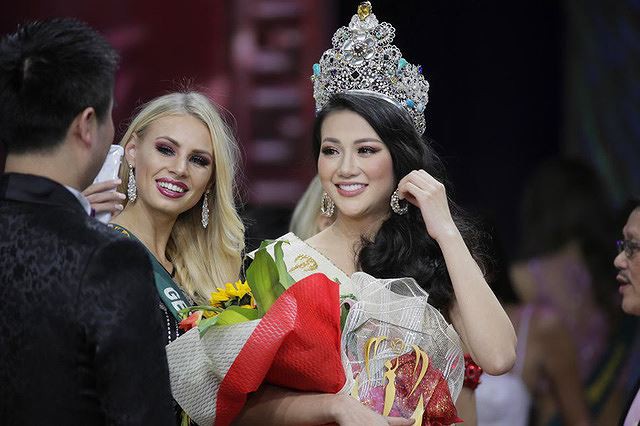 Áp lực của người đẹp Việt trên đấu trường nhan sắc quốc tế năm 2019 - Ảnh 2. Áp lực của người đẹp Việt trên đấu trường nhan sắc quốc tế năm 2019 - Ảnh 2.