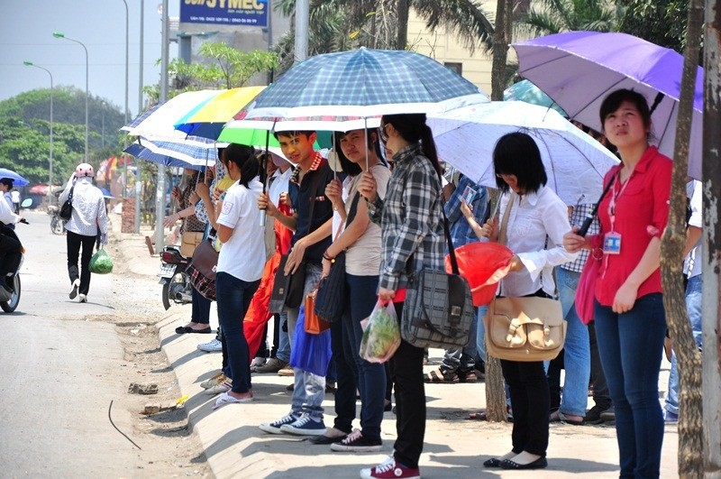 Dự báo thời tiết ngày mai 18/4: Nắng nóng lan rộng khắp Bắc Bộ - Ảnh 2. Dự báo thời tiết ngày mai 18/4: Nắng nóng lan rộng khắp Bắc Bộ - Ảnh 2.