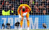 CĐV MU giận dữ đòi đuổi Ashley Young, gọi De Gea là 'Karius mới'