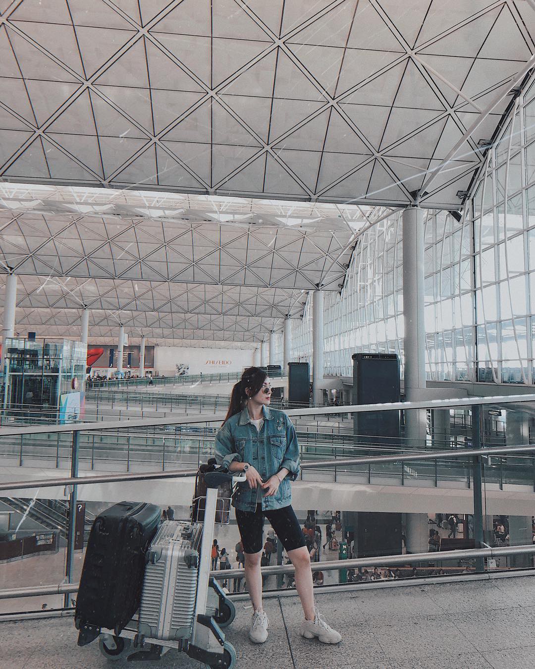 Học cách phối đồ nhanh như chớp của sao Việt trong mùa du lịch - Ảnh 3.