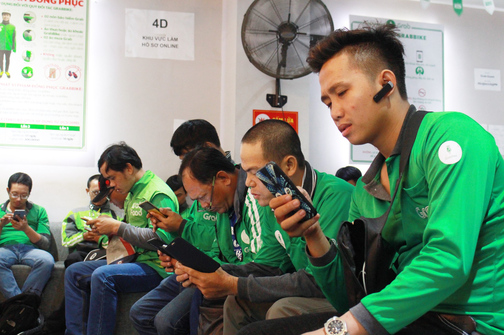 Tài xế Grab: Không tiếc nửa ngày học sơ cấp cứu, tôi được nhiều hơn số tiền kiếm được từ chạy xe - Ảnh 10. Tài xế Grab: Không tiếc nửa ngày học sơ cấp cứu, tôi được nhiều hơn số tiền kiếm được từ chạy xe - Ảnh 10.