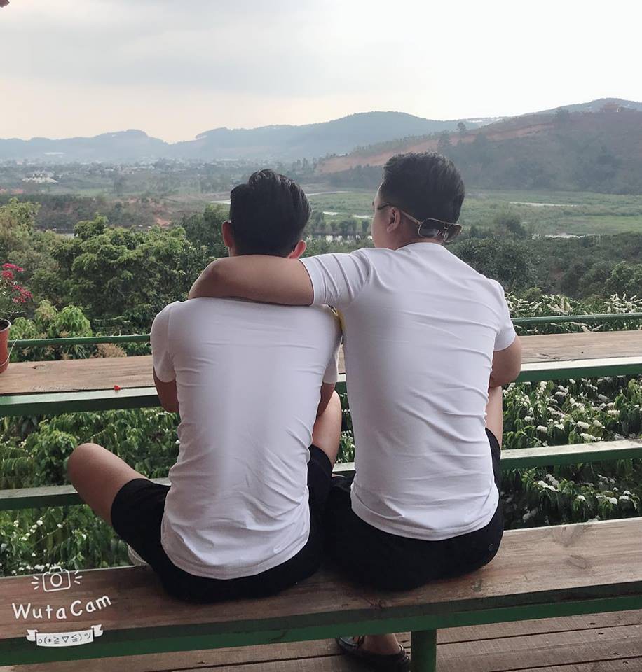Chuyện tình 7 năm của cặp đồng tính 8X: Nên duyên vì bị người yêu cũ phản bội - Ảnh 5. Chuyện tình 7 năm của cặp đồng tính 8X: Nên duyên vì bị người yêu cũ phản bội - Ảnh 5.