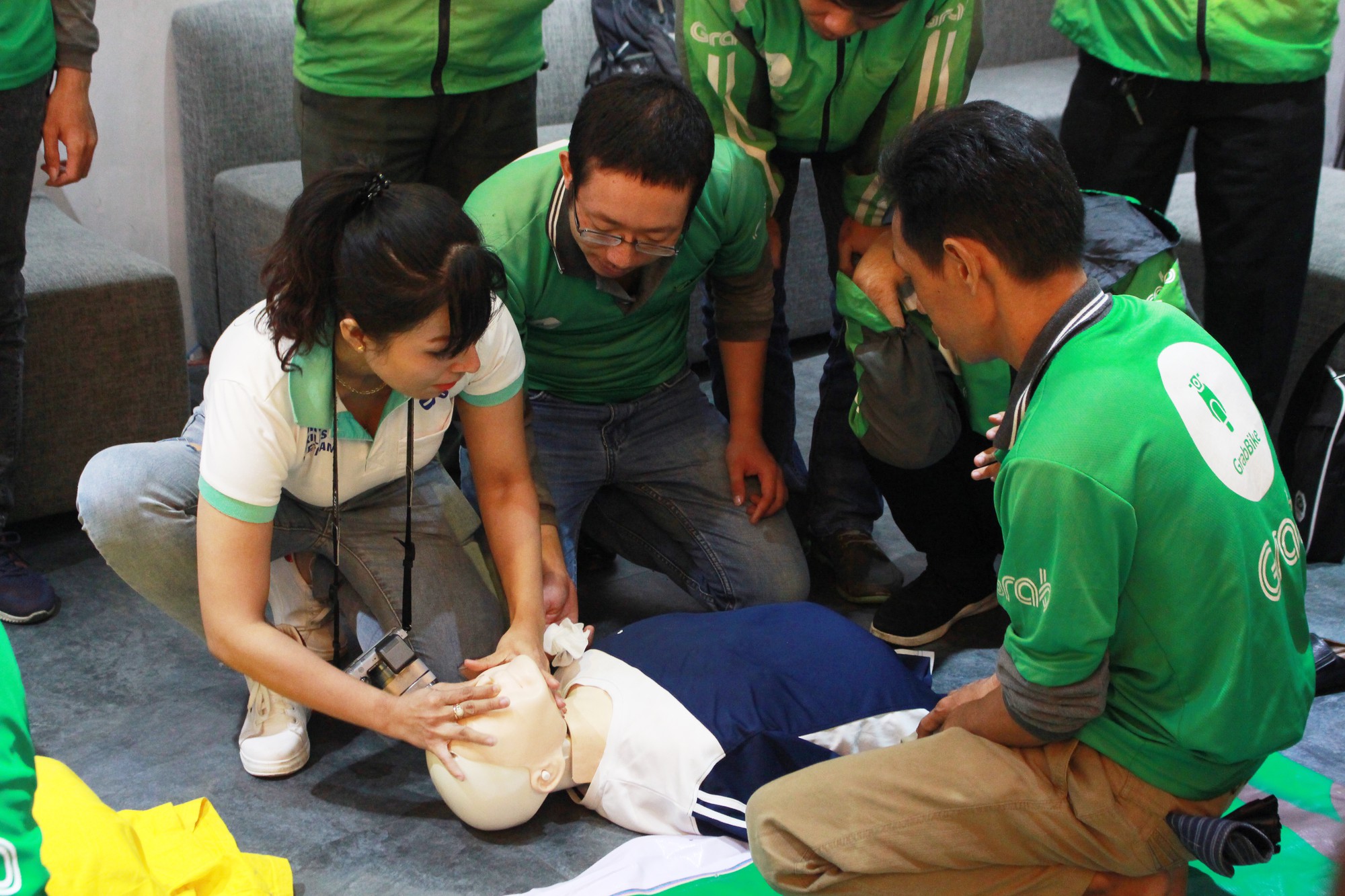 Mở lớp học sơ cấp cứu cho tài xế, Grab đang quan tâm nhiều hơn đến đối tác của hãng - Ảnh 1. Mở lớp học sơ cấp cứu cho tài xế, Grab đang quan tâm nhiều hơn đến đối tác của hãng - Ảnh 1.