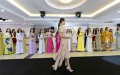 Mâu Thủy catwalk thị phạm cho thí sinh Hoa hậu bản sắc Việt toàn cầu 2019