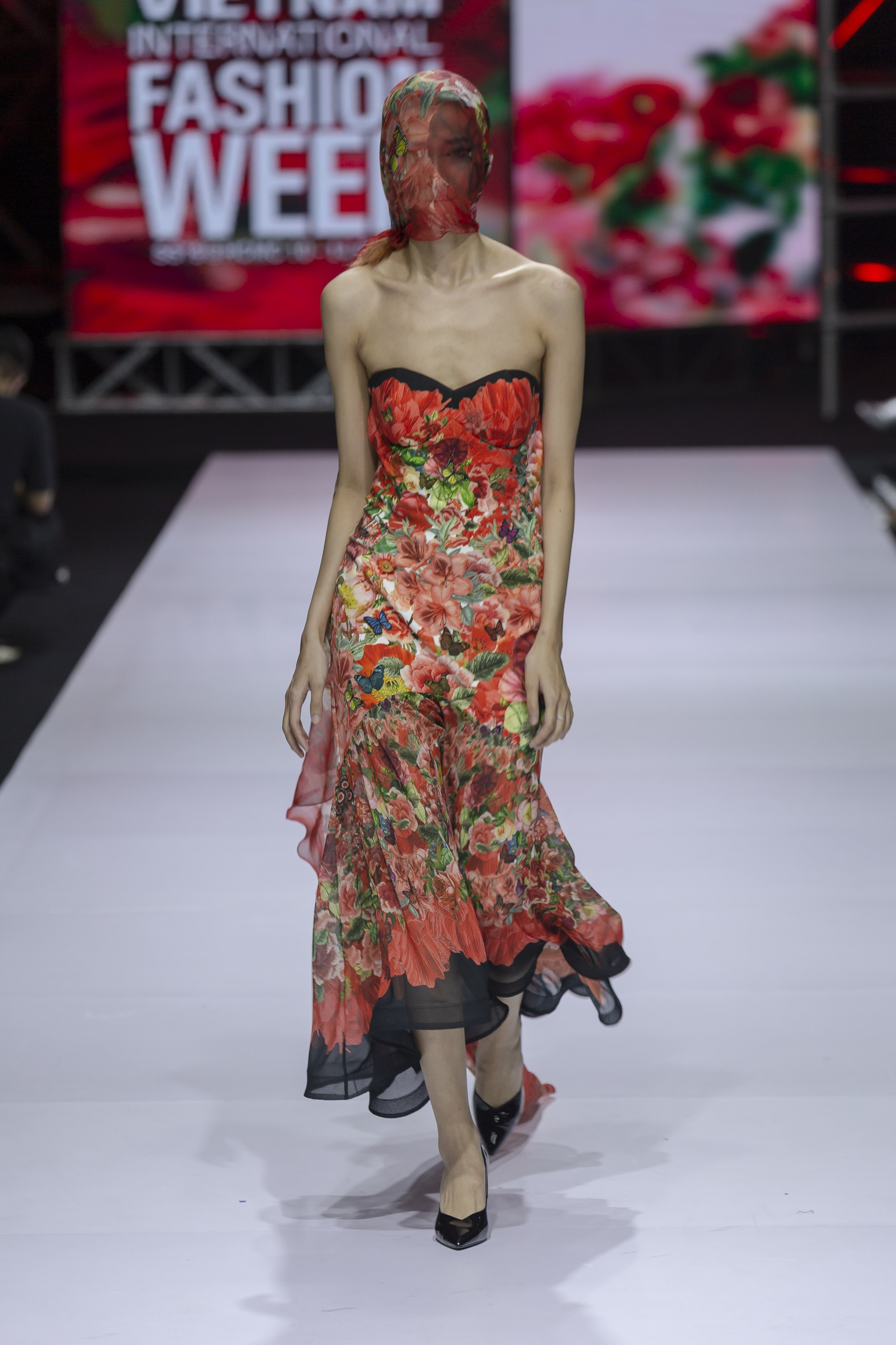 Những xu hướng thời trang nữ giới thống trị sàn diễn Tuần lễ thời trang Việt Nam 2019  - Ảnh 7.