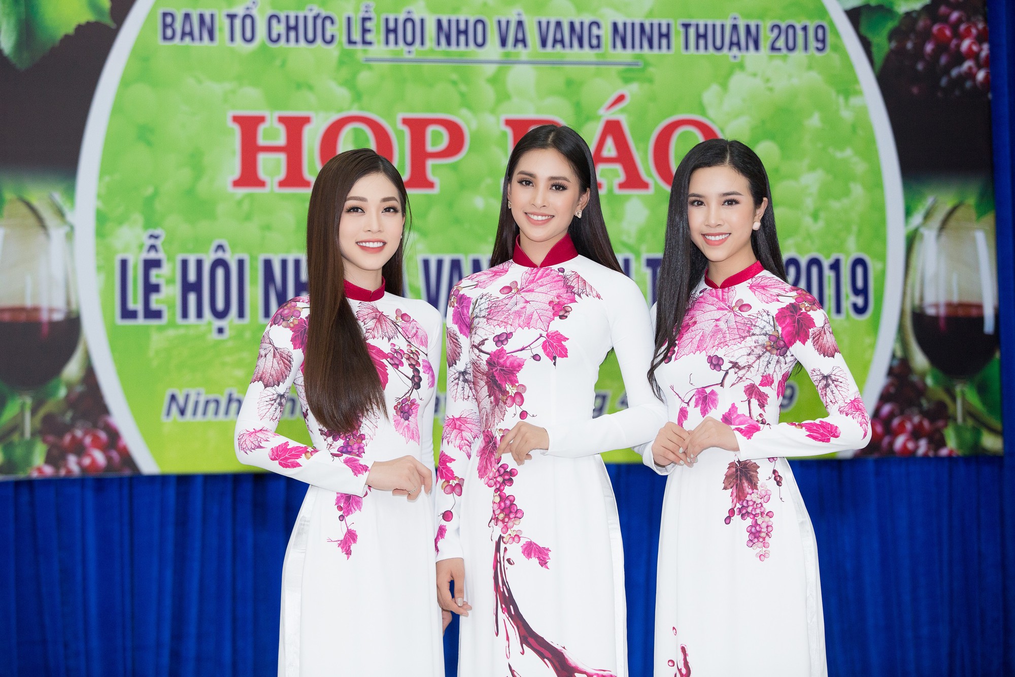 Top 3 Hoa hậu Việt Nam 2018 bắt tay đạo diễn Hoàng Nhật Nam trở thành nữ thần nho - Ảnh 1. Top 3 Hoa hậu Việt Nam 2018 bắt tay đạo diễn Hoàng Nhật Nam trở thành nữ thần nho - Ảnh 1.