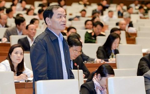 Đại biểu Quốc hội: Phải đình chỉ chức vụ bố mẹ có con được nâng điểm - Ảnh 3.