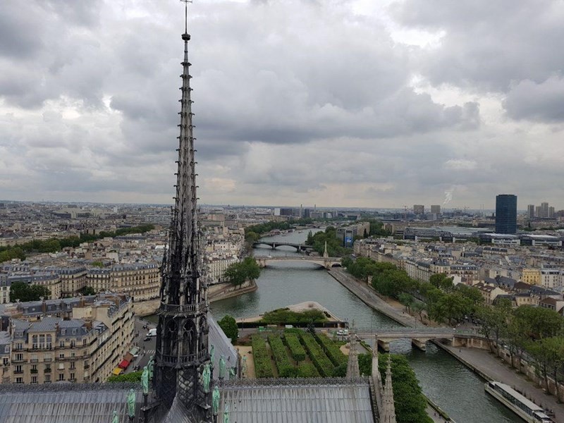 Pháp mở cuộc thi thiết kế tháp Nhà thờ Paris - Ảnh 3. Pháp mở cuộc thi thiết kế tháp Nhà thờ Paris - Ảnh 3.