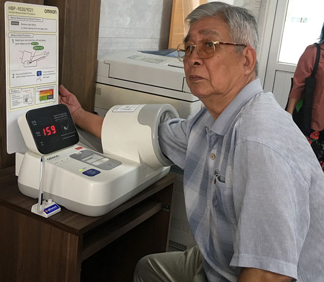 Nhiều người già, trẻ em TP HCM nhập viện do nắng nóng - Ảnh 3. Nhiều người già, trẻ em TP HCM nhập viện do nắng nóng - Ảnh 3.