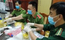 Khám nhà nghi phạm điều hành đường dây ma túy lớn nhất Nghệ An