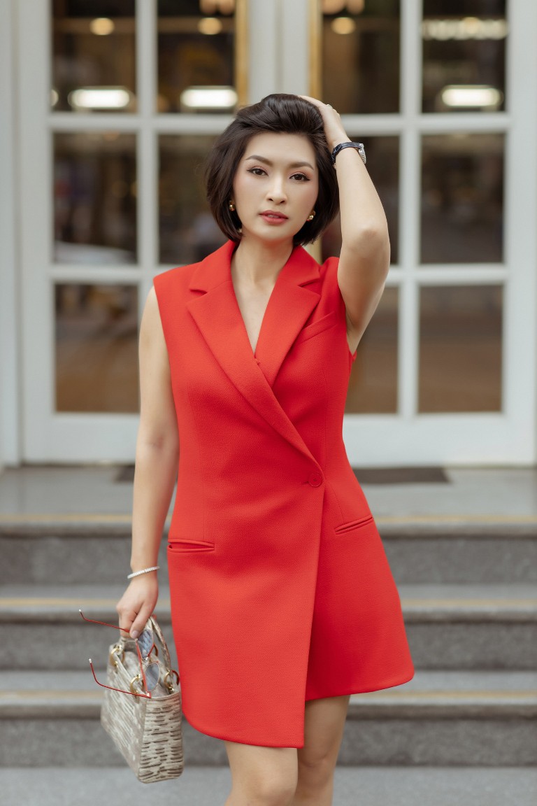 Ca sĩ hải ngoại Nguyễn Hồng Nhung về Việt Nam ra mắt album sau 14 năm xa xứ - Ảnh 1. Ca sĩ hải ngoại Nguyễn Hồng Nhung về Việt Nam ra mắt album sau 14 năm xa xứ - Ảnh 1.