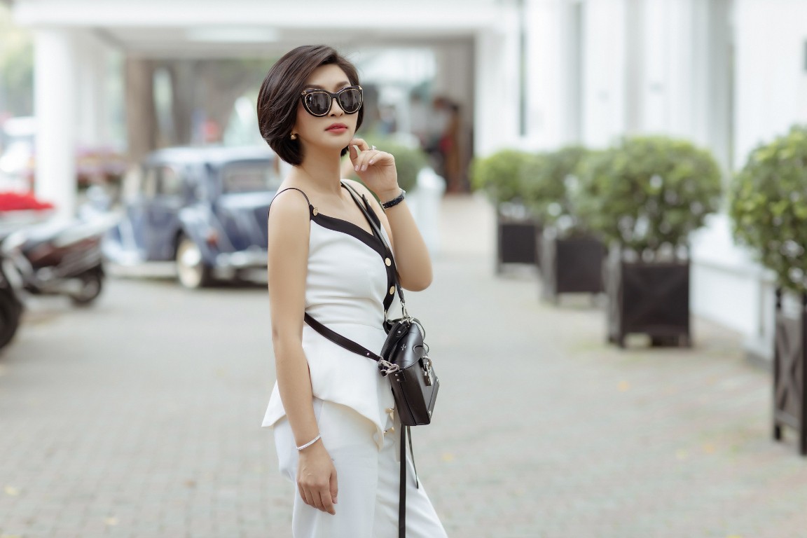Ca sĩ hải ngoại Nguyễn Hồng Nhung về Việt Nam ra mắt album sau 14 năm xa xứ - Ảnh 5. Ca sĩ hải ngoại Nguyễn Hồng Nhung về Việt Nam ra mắt album sau 14 năm xa xứ - Ảnh 5.