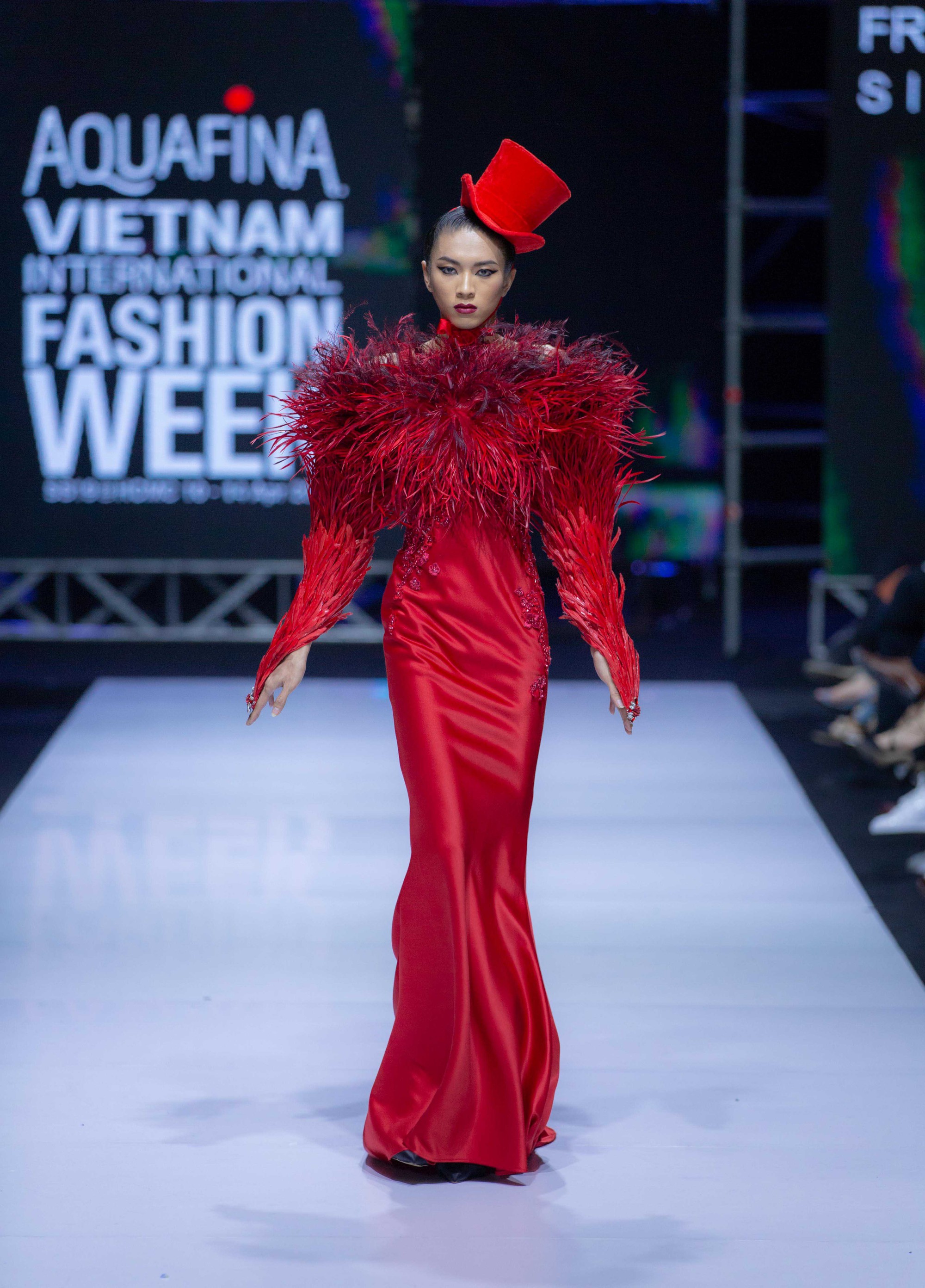Những xu hướng thời trang nữ giới thống trị sàn diễn Tuần lễ thời trang Việt Nam 2019  - Ảnh 9.