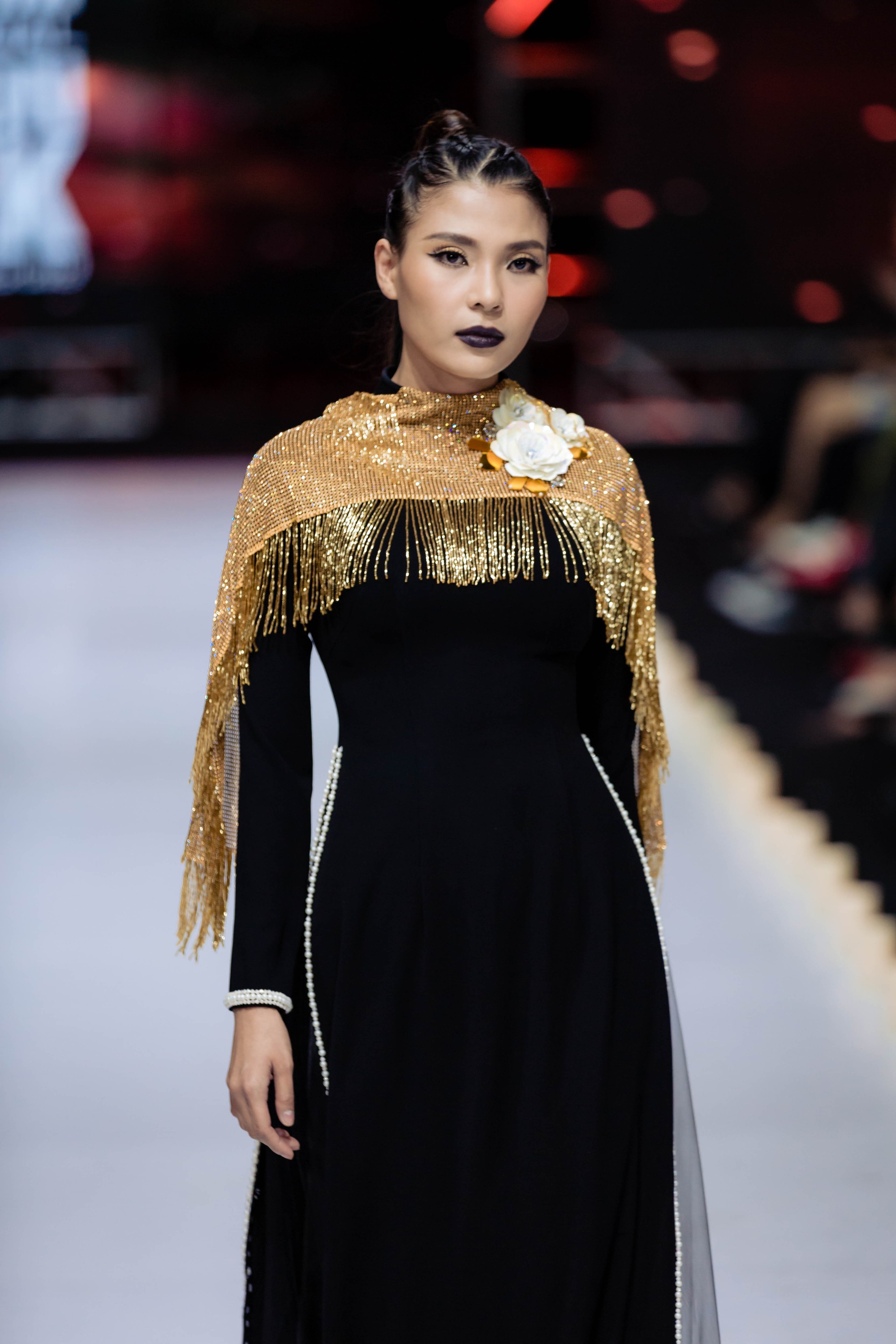 Những xu hướng thời trang nữ giới thống trị sàn diễn Tuần lễ thời trang Việt Nam 2019  - Ảnh 10.