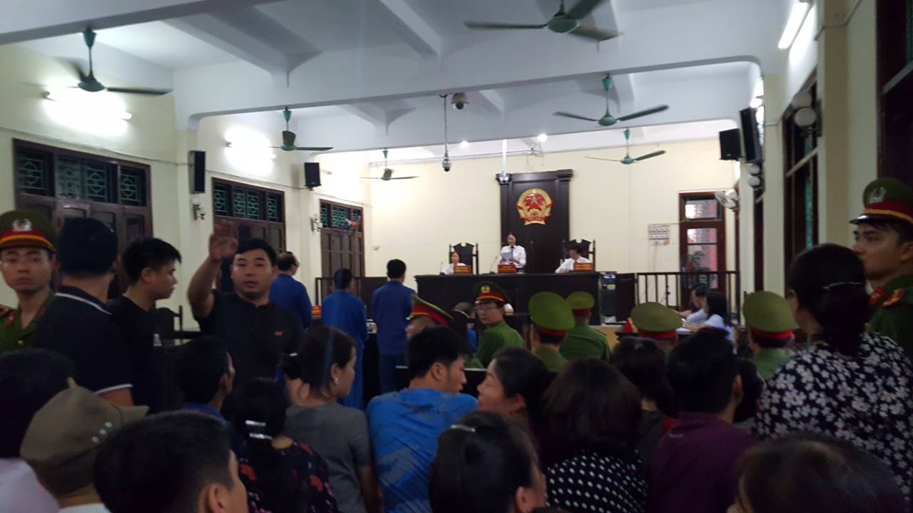 Cựu Thượng tá công an dâm ô nữ sinh lớp 9 lĩnh án 3 năm tù - Ảnh 1.