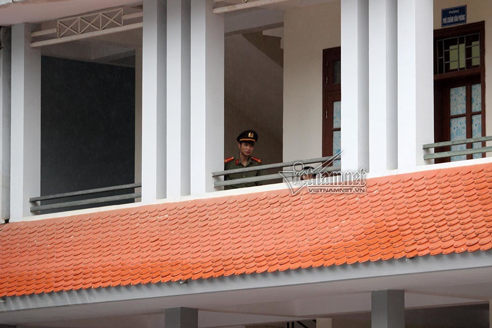Nhiều phụ huynh có con được nâng điểm đã bất ngờ, bức xúc và rất buồn - Ảnh 4. Nhiều phụ huynh có con được nâng điểm đã bất ngờ, bức xúc và rất buồn - Ảnh 4.