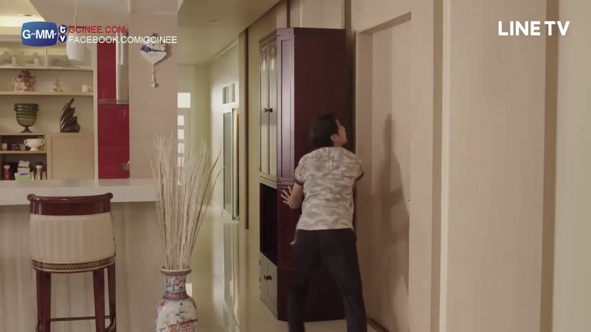 Phim đam mỹ Cậu ấy đi tiết Thanh minh bên cạnh mộ tôi tập 7: Cái chết bí ẩn của Mes có liên quan đến người trong gia đình Praifah - Ảnh 15. Phim đam mỹ Cậu ấy đi tiết Thanh minh bên cạnh mộ tôi tập 7: Cái chết bí ẩn của Mes có liên quan đến người trong gia đình Praifah - Ảnh 15.