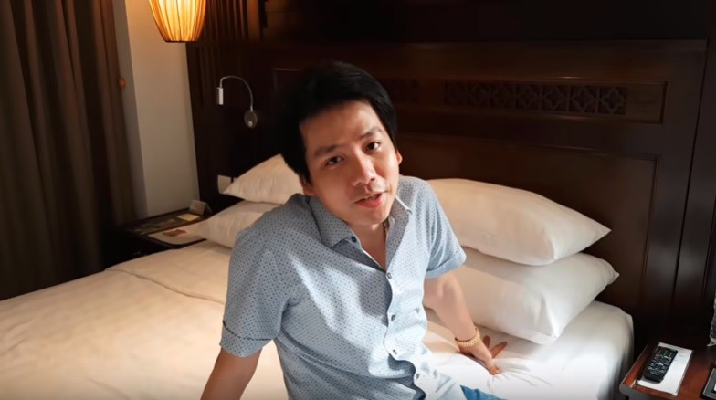 Khoa Pug tái xuất ở Hà Nội, phải trốn chui trốn lủi, không dám review vì sợ bị đấm - Ảnh 2. Khoa Pug tái xuất ở Hà Nội, phải trốn chui trốn lủi, không dám review vì sợ bị đấm - Ảnh 2.