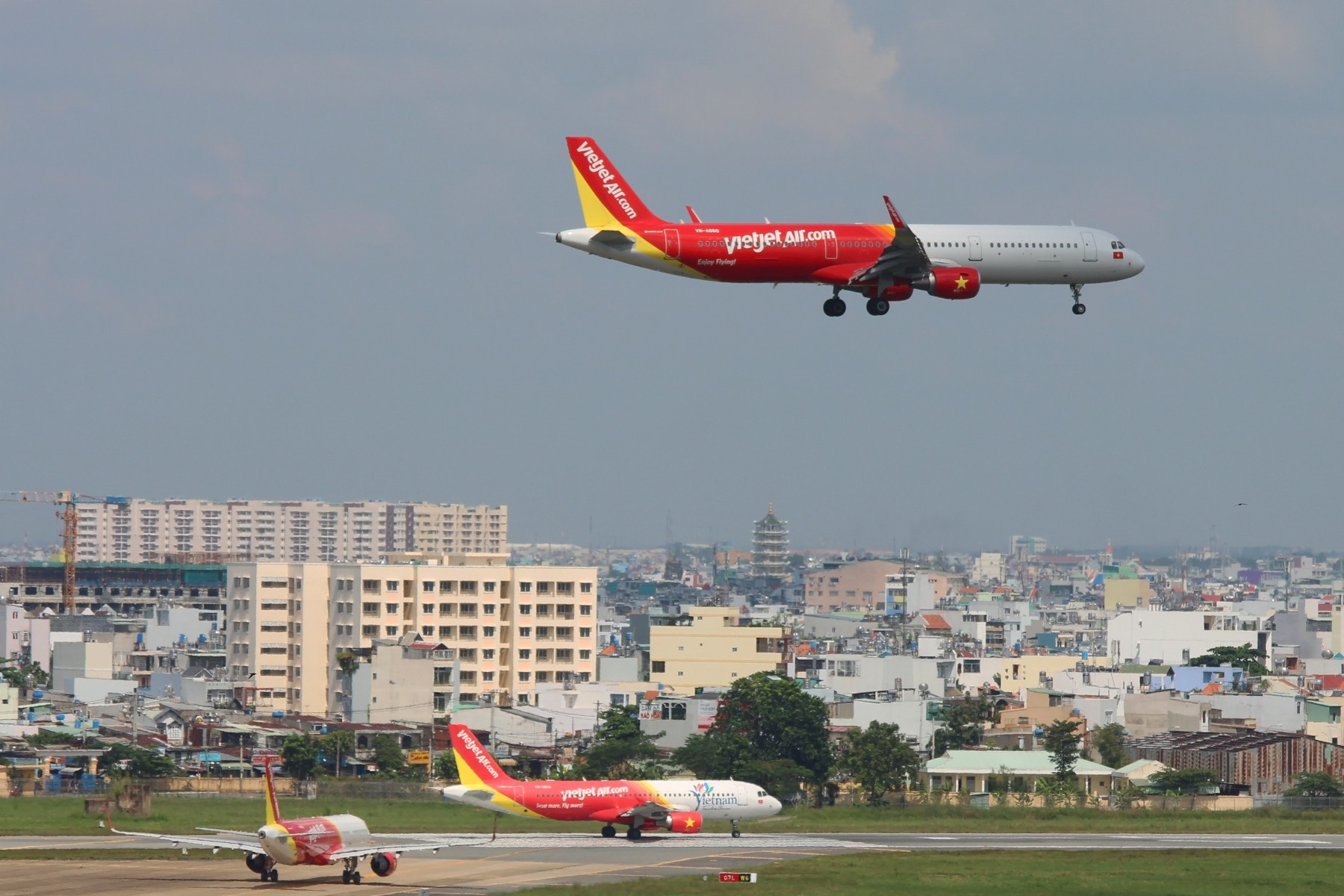 Vietjet sở hữu một tàu bay, kì vọng thu 42.250 tỉ đồng nhờ chở 28 triệu lượt khách năm 2019 - Ảnh 2. Vietjet sở hữu một tàu bay, kì vọng thu 42.250 tỉ đồng nhờ chở 28 triệu lượt khách năm 2019 - Ảnh 2.