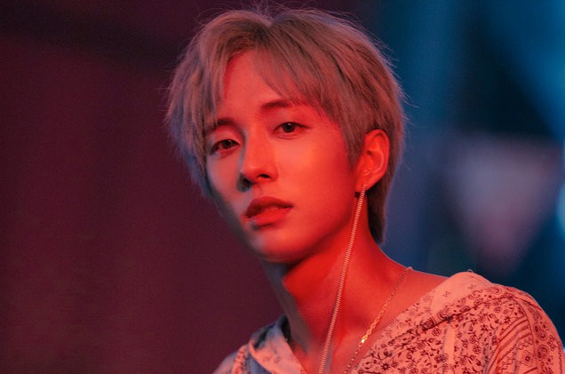 Holland là ai? 5 điều thú vị về thần tượng đồng tính đầu tiên của Kpop có MV quay tại Việt Nam - Ảnh 7. Holland là ai? 5 điều thú vị về thần tượng đồng tính đầu tiên của Kpop có MV quay tại Việt Nam - Ảnh 7.
