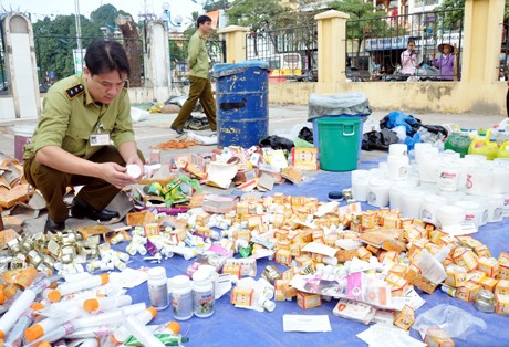 Gần 20 nghìn tấn thực phẩm bẩn, hàng trăm nghìn sản phẩm nhập lậu bị thu giữ ba tháng đầu năm 2019 - Ảnh 3. Gần 20 nghìn tấn thực phẩm bẩn, hàng trăm nghìn sản phẩm nhập lậu bị thu giữ ba tháng đầu năm 2019 - Ảnh 3.