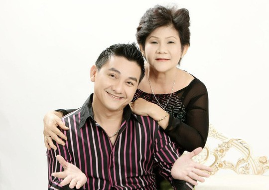 Tâm sự của mẹ nghệ sĩ Anh Vũ: Thương con cả đời hiếu thảo với mẹ, với gia đình! - Ảnh 2. Tâm sự của mẹ nghệ sĩ Anh Vũ: Thương con cả đời hiếu thảo với mẹ, với gia đình! - Ảnh 2.