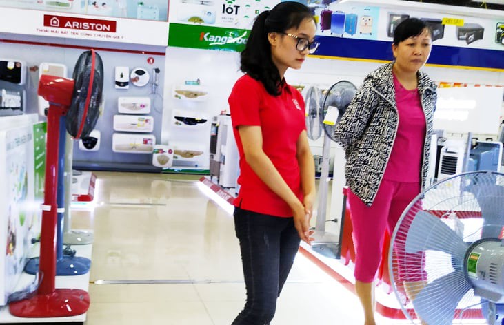 Quạt phun sương và quạt hơi nước cái nào tốt hơn? - Ảnh 1. Quạt phun sương và quạt hơi nước cái nào tốt hơn? - Ảnh 1.