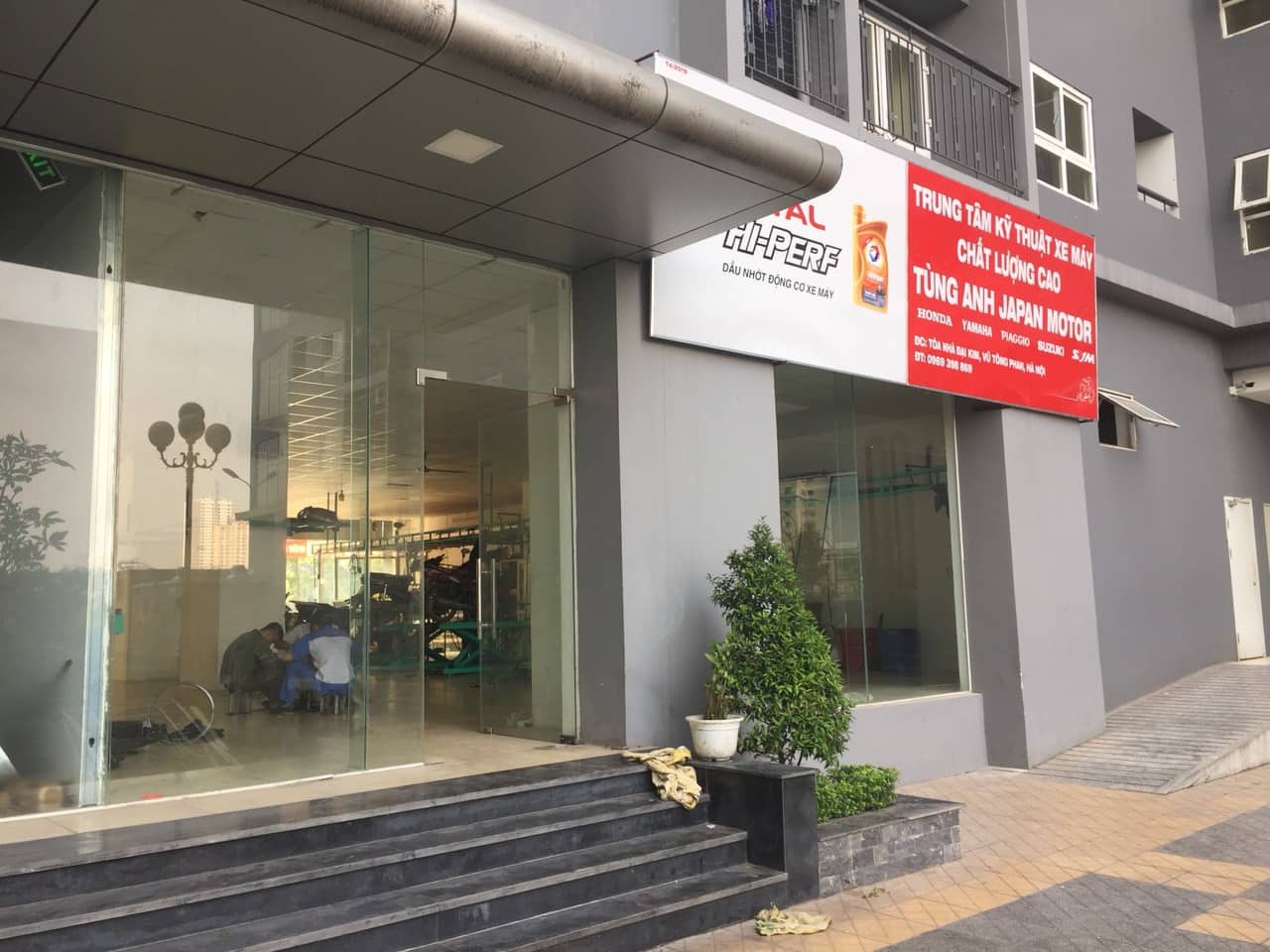 Hà Nội: Người đàn ông bị nhóm 7 người hành hung ở chung cư Đại Kim - Ảnh 2. Hà Nội: Người đàn ông bị nhóm 7 người hành hung ở chung cư Đại Kim - Ảnh 2.