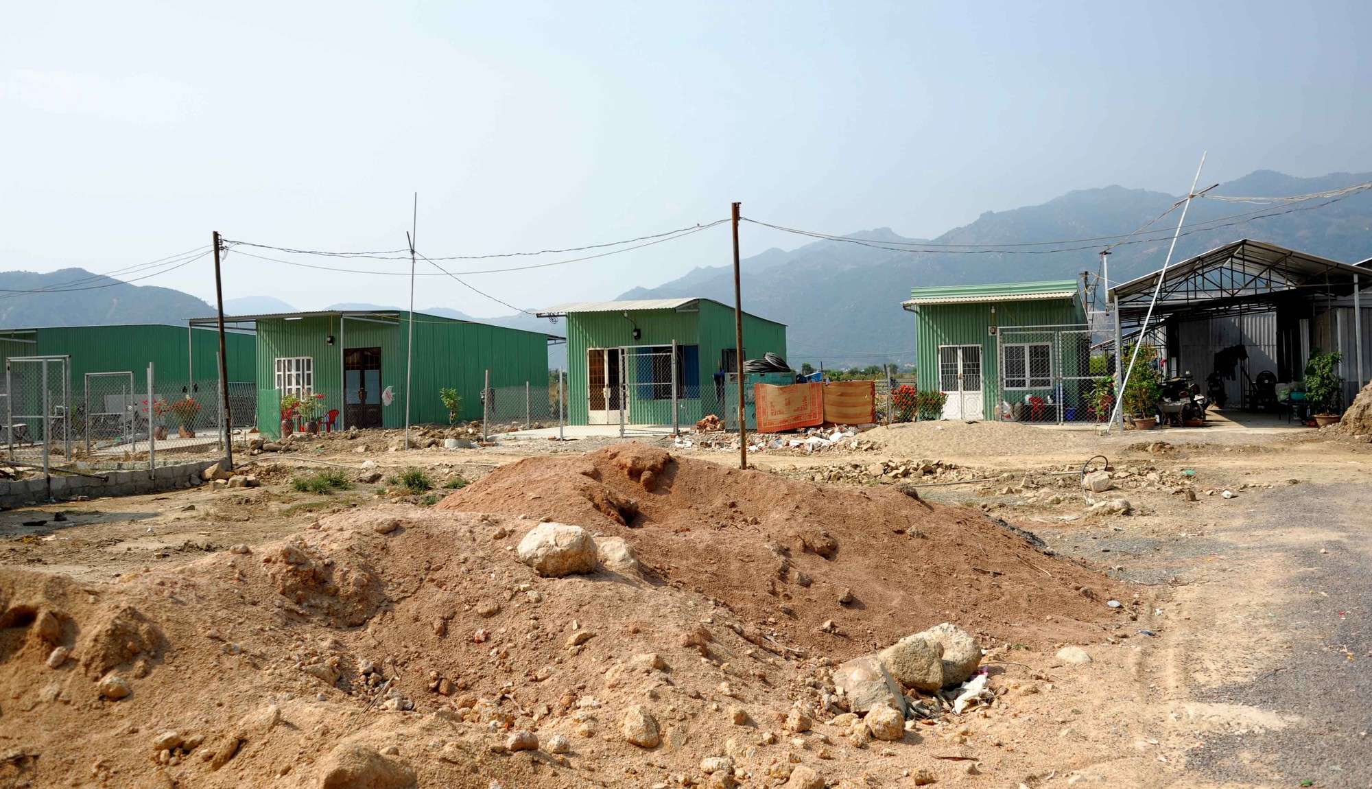 Nha Trang: Cận cảnh khu nhà xây dựng siêu nhanh trong vài ngày - Ảnh 11. Nha Trang: Cận cảnh khu nhà xây dựng siêu nhanh trong vài ngày - Ảnh 11.